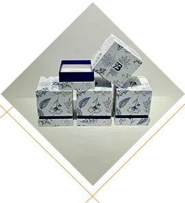 झाकणांसह गिफ्ट बॉक्स