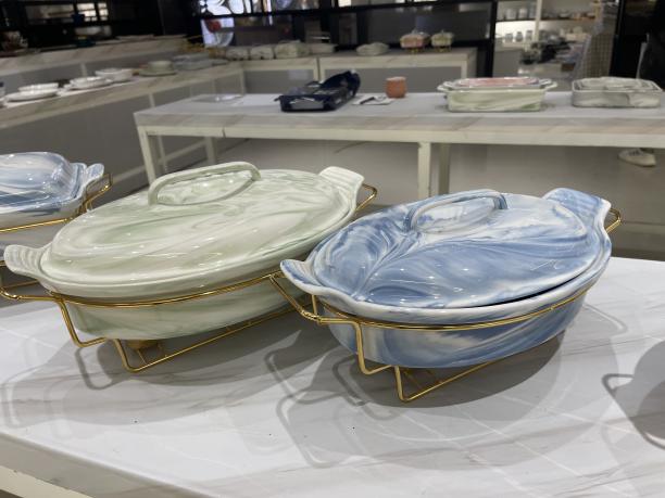 मार्बल्ड सिरॅमिक प्लेट: डायनिंग टेबलवरील कला आणि व्यावहारिकतेचे परिपूर्ण मिश्रण