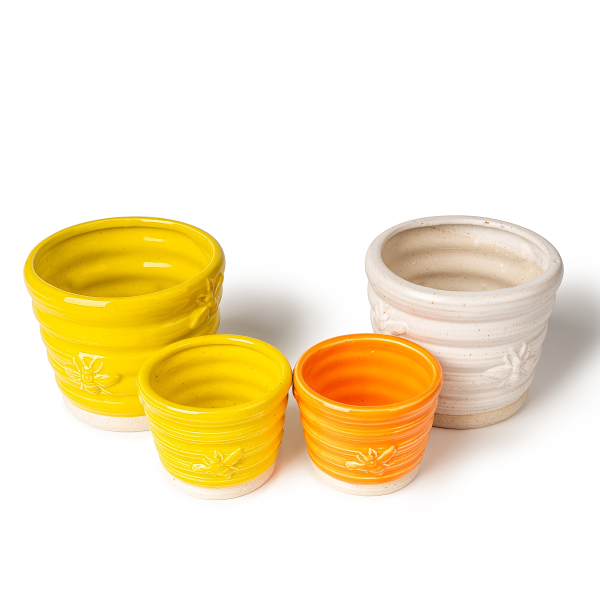 तुमची जागा आणि भेटवस्तू देण्याचा अनुभव वाढवू इच्छिता? मोहक बी डिटेलिंगसह हे मेण सिरॅमिक मेणबत्ती जार वापरून पहा!