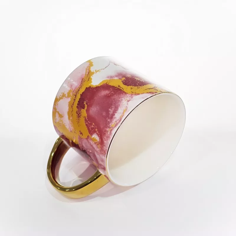 मोहक संगमरवरी नमुना सिरेमिक मग